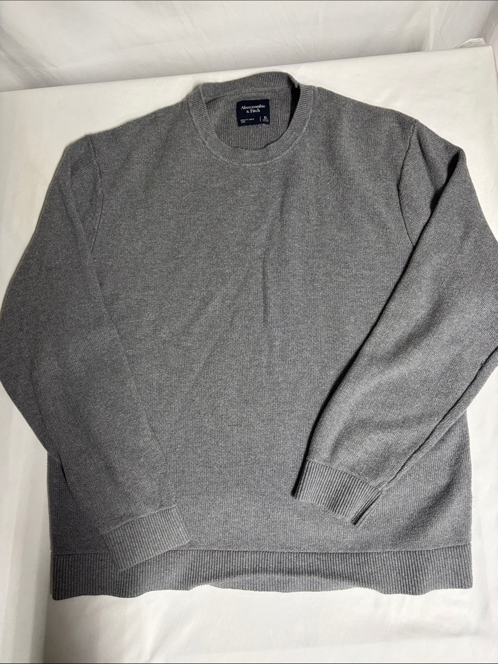 Abercrombie & Fitch Men’s XL Heather Gray Cotton Blend Crewneck Sweater